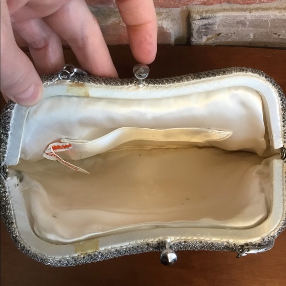 LA REGALE VINTAGE Women’s Silver Beaded Evening Clutch Bag - Picture 6 of 6